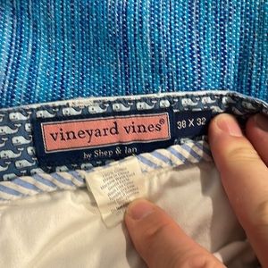Vineyard Vines Mens 38 x 32 seersucker blue and white pants. 100% Cotton.